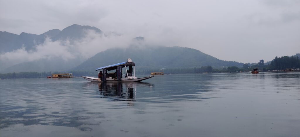 Kashmir in May : A Tour guide